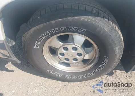 2002 Chevrolet Suburban 1500 Ls/Lt/Z71 z USA, uszkodzony, nr VIN 1GNFK16Z92J33067E